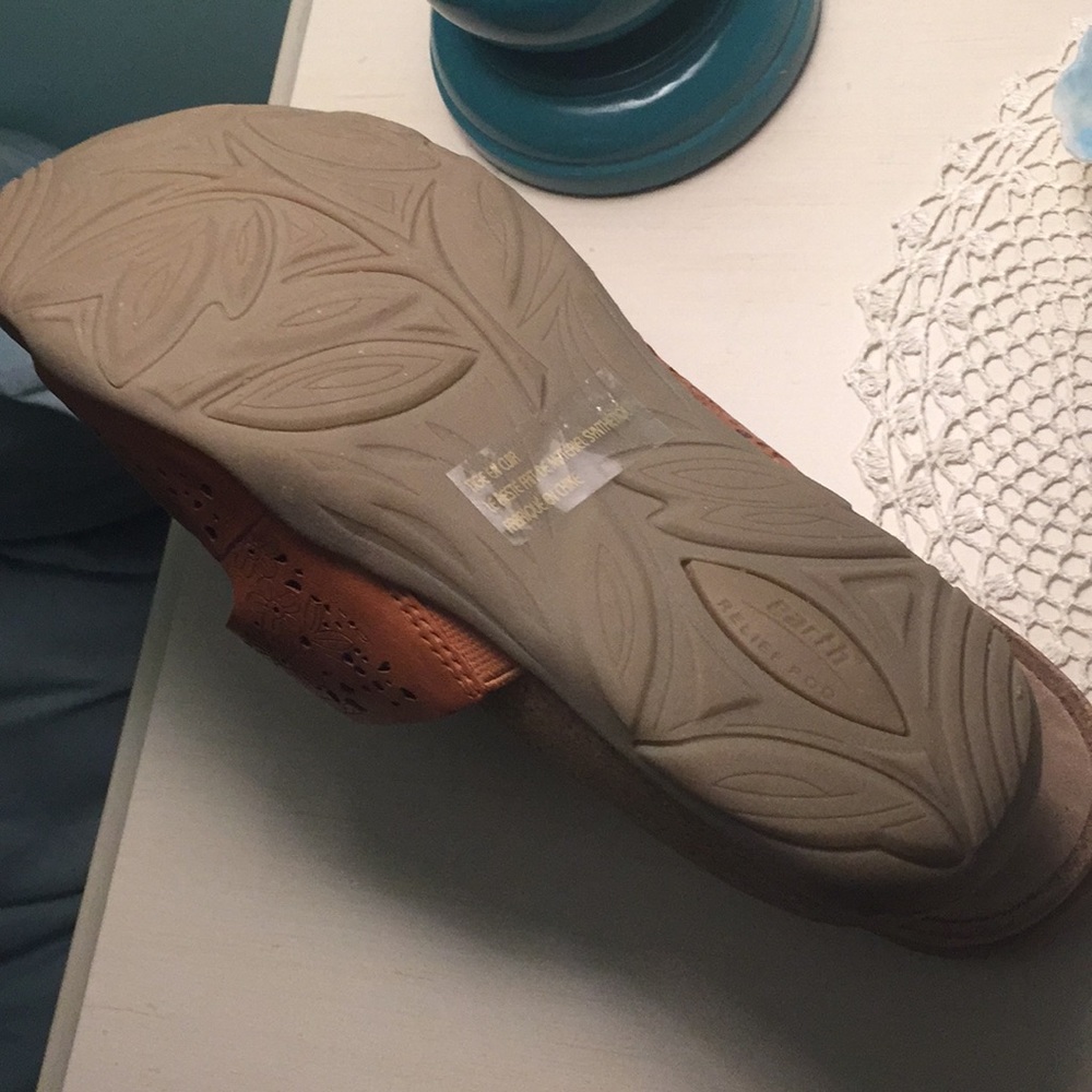 Sandals - Picture 3 of 4